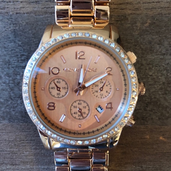 Michael Kors Accessories - Michael Kors Rose Gold watch